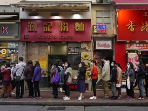 WNI Tertular, Turis China Positif Corona Sempat Jalan-jalan di Singapura