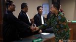 Senyum Eks Aspri Imam Nahrawi yang Didakwa Terima Suap Rp 11,5 M