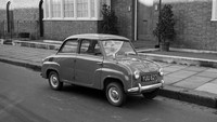 Glas (1955-1969). Perusahaan Glass berdiri pertama kali pada 1895, selanjutnya pada 1951 memutuskan untuk bisa memproduksi sepeda motor dengan sebutan The Goggo. Dilanjutkan pada 1955 dengan memproduksi Goggomobil Saloon. Foto: Pool (Autocar)