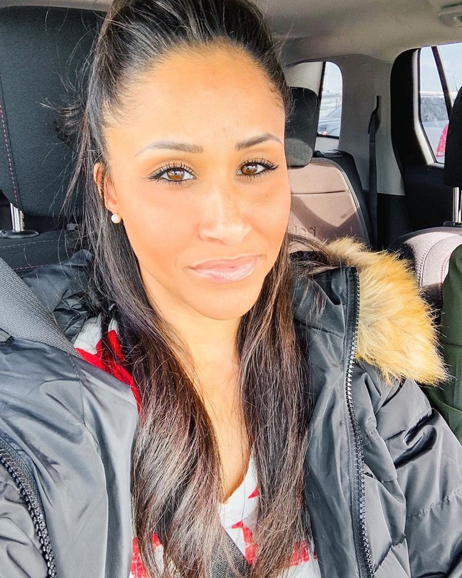 Meski khusus anaknya, sesekali Akeisha juga tampil dalam akun tersebut. Ketika itu, banyak orang yang mengomentari bahwa ia mirip dengan Meghan Markle. Ia sendiri sebenarnya sudah terbiasa dengan komentar tersebut. Foto: Instagram @greyson_land