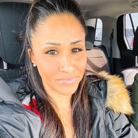 Meski khusus anaknya, sesekali Akeisha juga tampil dalam akun tersebut. Ketika itu, banyak orang yang mengomentari bahwa ia mirip dengan Meghan Markle. Ia sendiri sebenarnya sudah terbiasa dengan komentar tersebut. Foto: Instagram @greyson_land