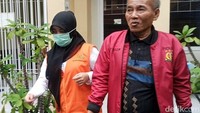 VA, biduan dangdut yang berada di video seks tersebut hadir dalam sidang yang beragendakan pemeriksaan saksi itu.