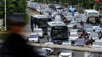 Pemprov DKI Jakarta memperkirakan kerugian yang diakibatkan kemacetan di Jakarta dan sekitarnya meliputi Jabodetabek mencapai Rp 100 triliun per tahun. Grandyos Zafna/detikcom.
