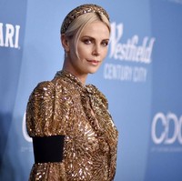 Charlize Theron Sindir Pernikahan Jeff Bezos, Berakhir Kena Boikot Charlize Theron Sindir Pernikahan Jeff Bezos, Berakhir Kena Boikot