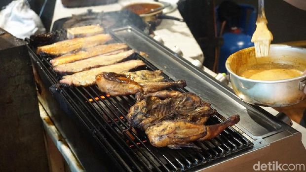 Bara Grills: Juicy Harum! Daging Sapi yang Diasap 12 Jam