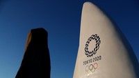 Sebuah monumen mirip seperti gading gajah dengan logo olimpiade juga sudah terpampang di kawasan Enoshima. Siap menyambut para atlet dari berbagai cabang olahraga di seluruh dunia.