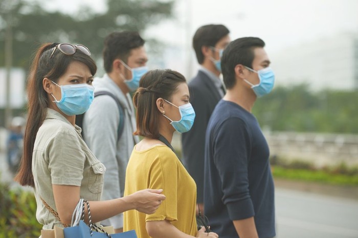 orang pakai masker