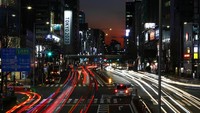 Tokyo, dengan gemerlap lampu warna-warni khas perkotaan dirasa sanggup untuk menghibur para atlet saat usai berlaga.