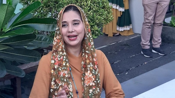 Ayu Azhari