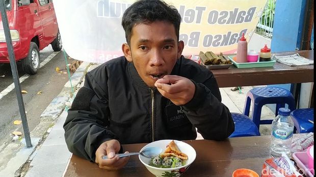 Sluurp! Renyah Gurih Bakso Jamur Berendam Kaldu Panas