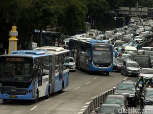 PPKM Mikro, Transportasi Umum di DKI Beroperasi sampai Pukul 22.00 WIB