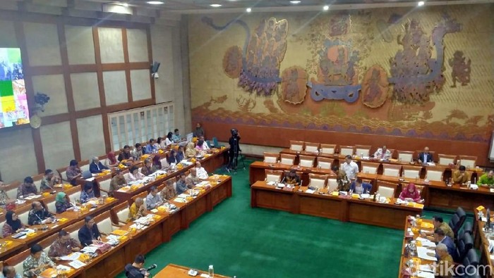 Rapat kerja mendag dengan komisi VI DPR