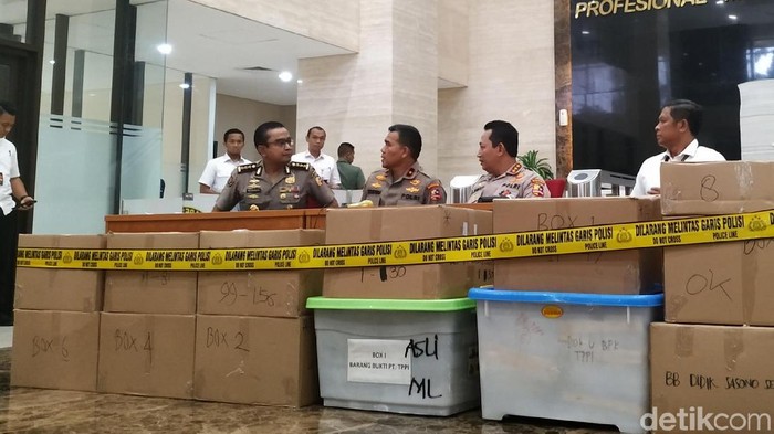 Bareskrim Polri Limpahkan Berkas dan 2 Tersangka Kasus Kondensat ke Kejagung