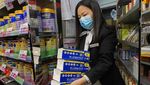 Warga Hong Kong Antre Beli Masker Demi Terhindar Virus Corona