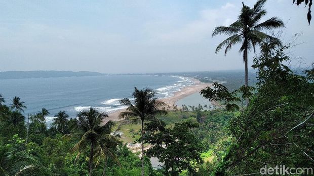 Melihat Samudera Pasifik dari Pangandaran