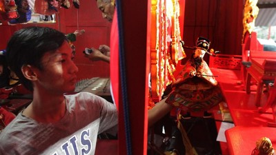 Serunya Pergelaran Wayang Potehi Sambut Cap Go Meh