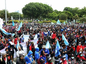 1.200 Massa Buruh-Mahasiswa Demo Depan Istana, Ini Tuntutannya