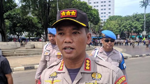 2.200 Personel Polisi Kawal Demo Buruh 'Tolak Omnibus Law' di Depan Istana