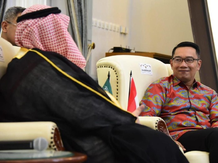 Gubernur Jabar Ridwan Kamil bertemu Dubes Arab Saudi untuk Indonesia Essam bin Abed Al-Thaqafi di Gedung Pakuan.