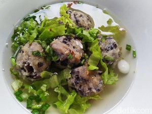 Sluurp! Renyah Gurih Bakso Jamur Berendam Kaldu Panas