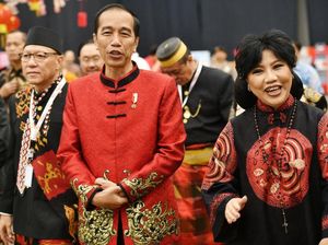 Makna Baju Cheongsam Jokowi Karya Anne Avantie di Perayaan Imlek Nasional