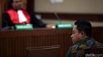 Senyum Eks Aspri Imam Nahrawi yang Didakwa Terima Suap Rp 11,5 M