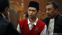 Sementara itu, pengacara Lutfi, Andris Basril menyebut saat ini sedang mengurus administrasi di Rutan Salemba agar kliennya segera bebas.