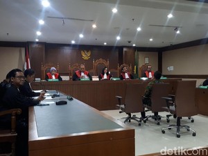 Eks Aspri Didakwa Terima Suap Rp 11,5 M Bersama Imam Nahrawi