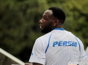 Meski Cedera, Geoffrey Castillion Tetap Dibawa Persib ke Bogor