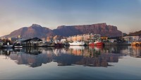 Sesuai dengan namanya, Table Mountain mirip seperti meja. Pegunungan ini membentang dari Utara Cape Town menyusuri Semenanjung Cape hingga ujung barat daya Afrika. (iStock)