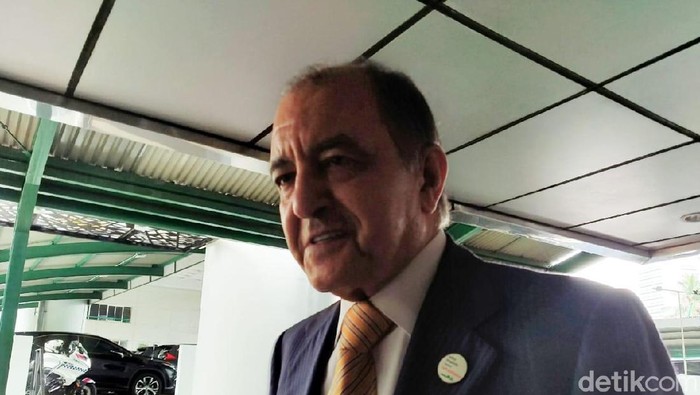 CEO Air Products Seifi Ghasemi