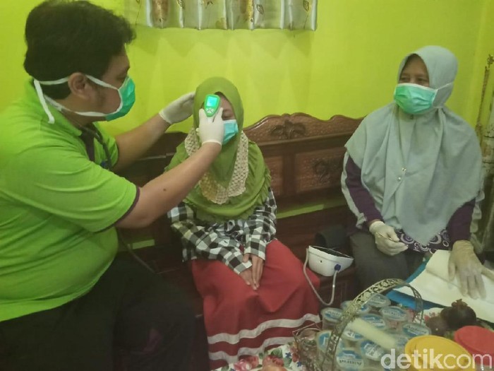 Seorang mahasiswi Lamongan, Nurul Hikmawati (19) sudah pulang dari China. Ia yang kuliah di Jiangsu Shipping College, China memilih pulang menjauhi Virus Corona.