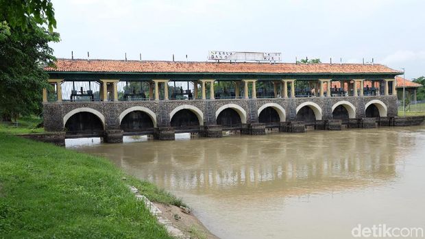 Mengenang Tradisi 'Ngabedahkeun' Citarum di Bendungan Walahar