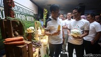 Meski aman, Mentan Syahrul mengatakan ada sejumlah komoditas pangan yang tetap harus diperhatikan karena memungkinkan mengalami kenaikan harga. Sejumlah komoditas pangan yang perlu diwaspadai itu adalah bawang merah, daging, dan telur ayam.