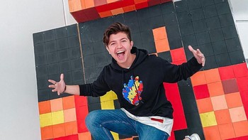 3. Preston Preston Arsement berhasil meraup USD 14 juta di 2019. Ia dikenal sebagai vlogger dan gamer Minecraft yang sangat populer. Foto: Instagram
