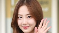 Dasom memulai debutnya sebagai anggota girlband Sistar di bawah naungan Starship Entertainment. Namun kini ia beralih profesi dan lebih memilih menjadi bintang film dan drama Korea. Foto: instagram @som0506