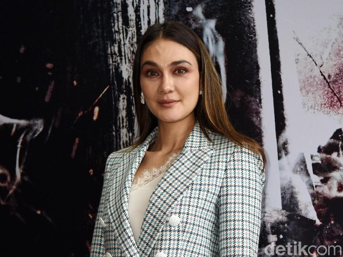 Luna Maya saat ditemui di kawasan Kebon Sirih.