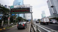 Tol dalam kota diketahui menjadi salah satu ruas yang tarifnya memperoleh hak penyesuaian pada tahun 2019 lalu. Tol ini terakhir kali mengalami penyesuaian pada 8 Desember 2017.