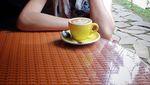 Main Film Temen Kondangan, Ini Gaya Keren Prisia Nasution Saat Racik Kopi