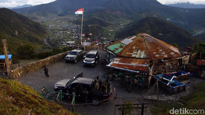Kabupaten Puncak Jaya merupakan salah satu kabupaten di Papua yang berada di wilayah perbukitan dan gunung.