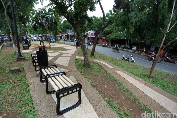 RTH di Kawasan Manggarai Lahan kosong yang merupakan fasilitas umum di Jalan Manggarai Utara, Jakarta, dirombak menjadi RTH. Area itu dilengkapi sejumlah fasilitas penunjang untuk warga