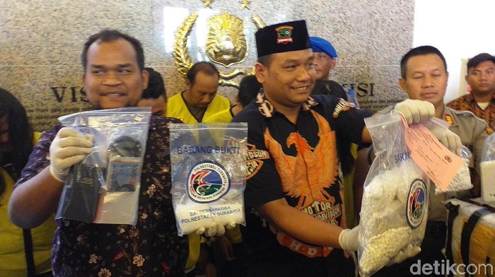pol koplo di surabaya