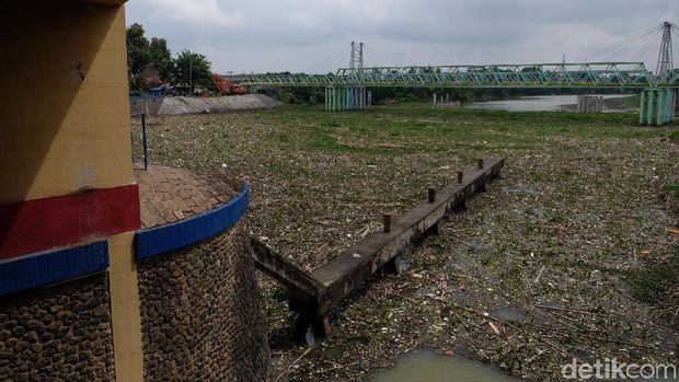 Mengenang Tradisi 'Ngabedahkeun' Citarum di Bendungan Walahar