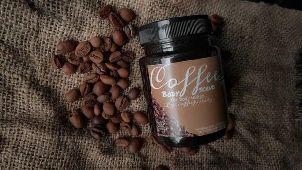 Lulusan SMA Ini Sulap Ampas Kopi Jadi Lulur hingga Sabun