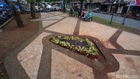 Namun kini lahan kosong itu dirombak menjadi ruang terbuka hijau yang dilengkapi dengan berbagai fasilitas penunjang untuk warga.