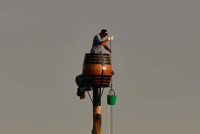 Tinggal di tong wine