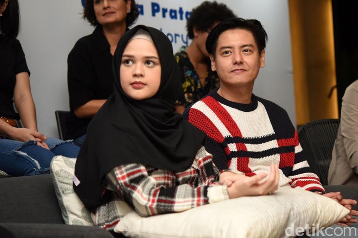 Roger Danuarta dan Cut Meyriska saat ditemui di kawasan Warung Buncit.