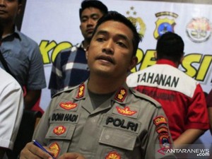 Polisi Tahan Ketua KPU Banjarmasin Tersangka Pencabulan Siswi Magang