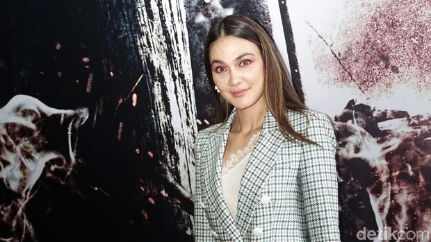 Luna Maya saat ditemui di kawasan Kebon Sirih.