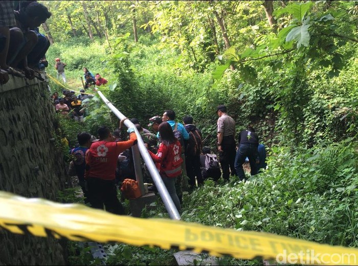 penemuan mayat di bawah jembatan